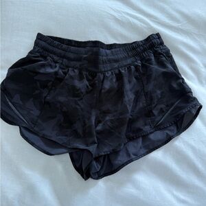 Lululemon Hotty Hot 2.5” Black Cami Athletic Shorts